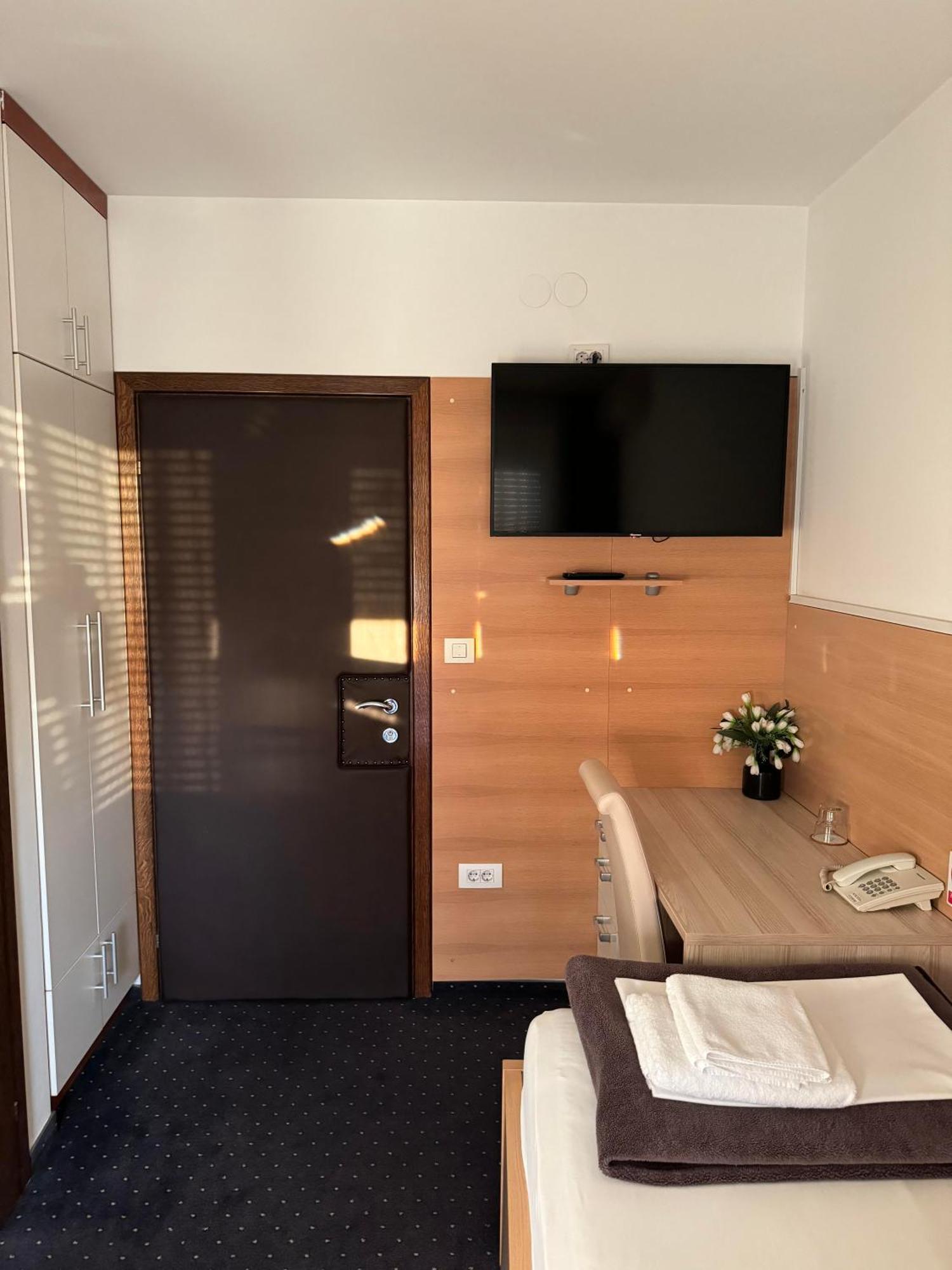 Pansion Komfor Fitea Осієк Номер фото